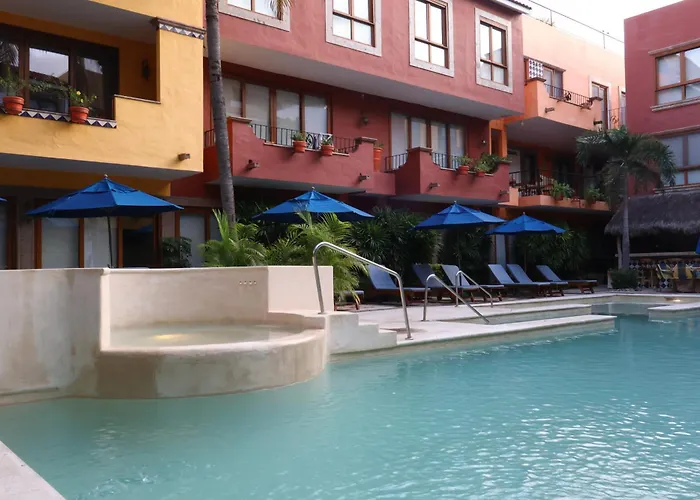 Casa Loteria: Colorful Family Retreat with Pool in Pueblito Sayulita